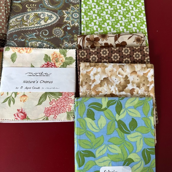 Bundle of Thread & Fat Quarters and much more- mostly all new - Picture 10 of 16